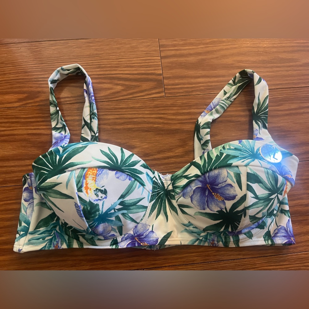 Whit Bikini Set - Picture 3 of 7